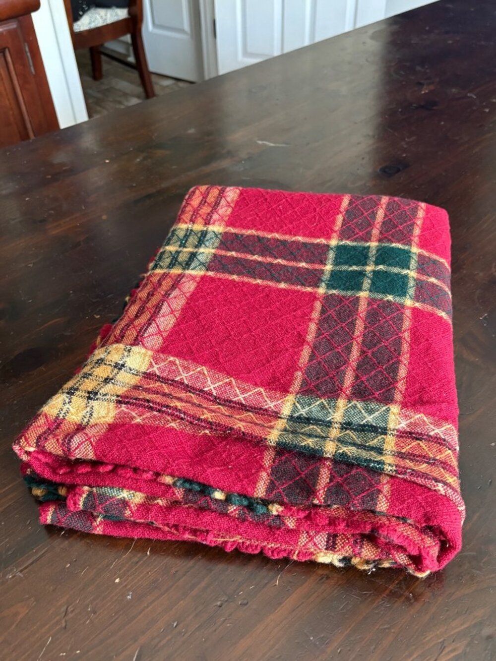 Red & Green Plaid Tablecloth With Textured Diamond Pattern Rectangular - Picture 3 of 5